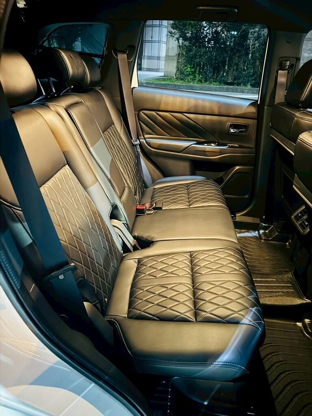 MITSUBISHI三菱 OUTLANDER  第17張相片