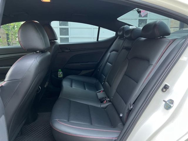 HYUNDAI現代 ELANTRA  第5張相片