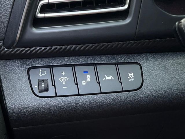 HYUNDAI現代 ELANTRA  第7張相片
