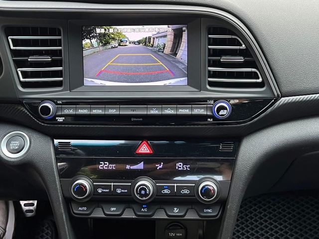 HYUNDAI現代 ELANTRA  第10張相片