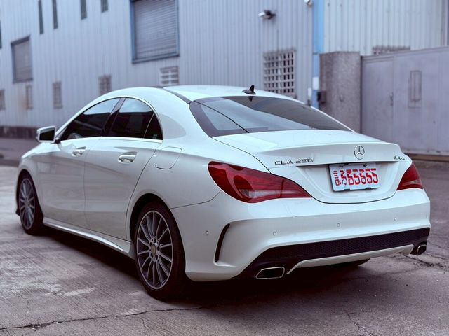 M-BENZ賓士 CLA250  第2張相片