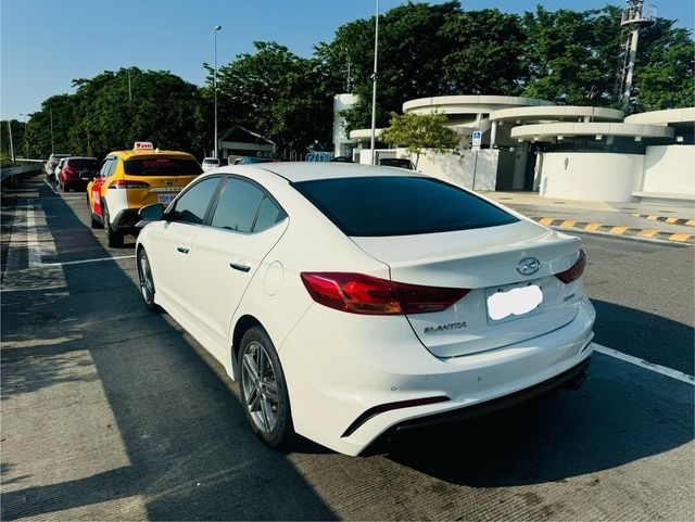 HYUNDAI現代 ELANTRA  第3張相片
