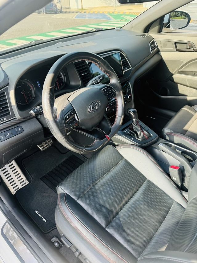 HYUNDAI現代 ELANTRA  第6張相片