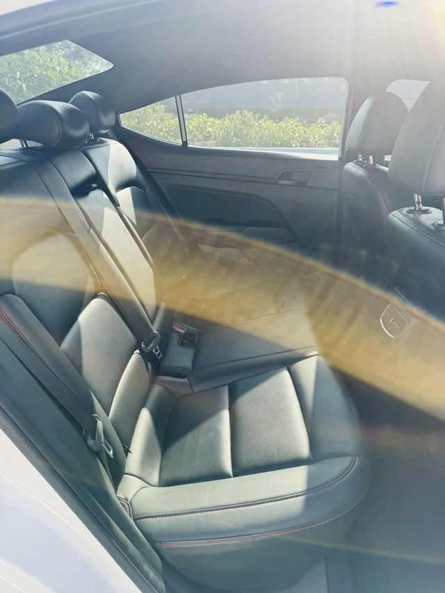 HYUNDAI現代 ELANTRA  第9張相片