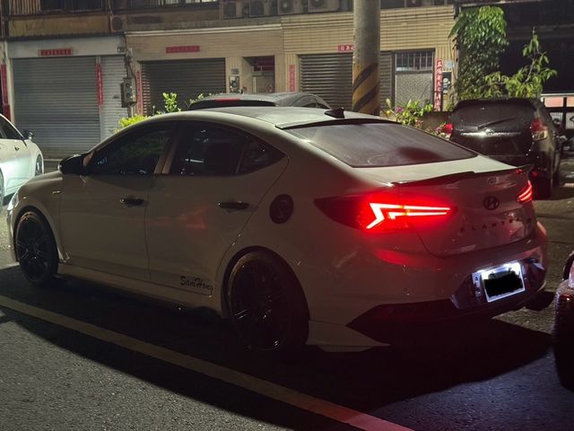 HYUNDAI現代 ELANTRA  第2張相片