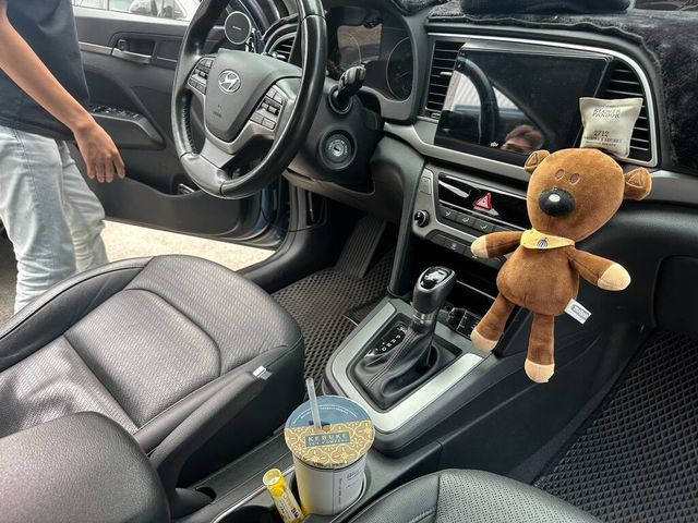 HYUNDAI現代 ELANTRA  第4張相片