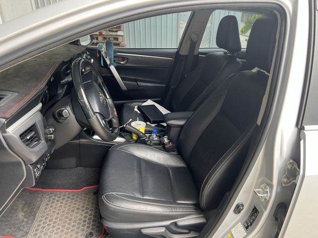 TOYOTA豐田 ALTIS  第3張相片