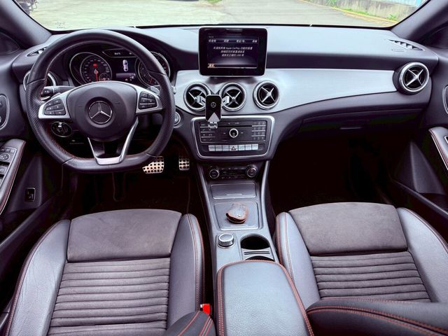 M-BENZ賓士 CLA250  第2張相片