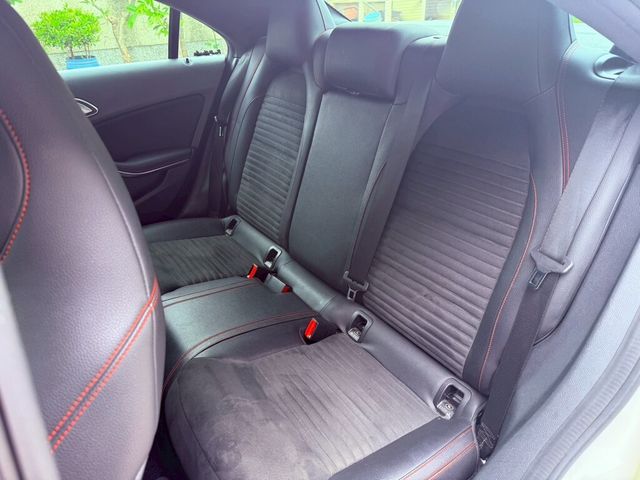 M-BENZ賓士 CLA250  第3張相片