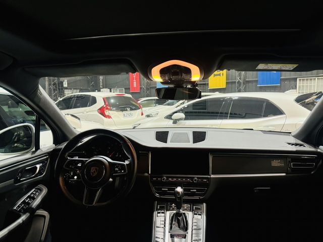 PORSCHE保時捷 MACAN  第7張相片