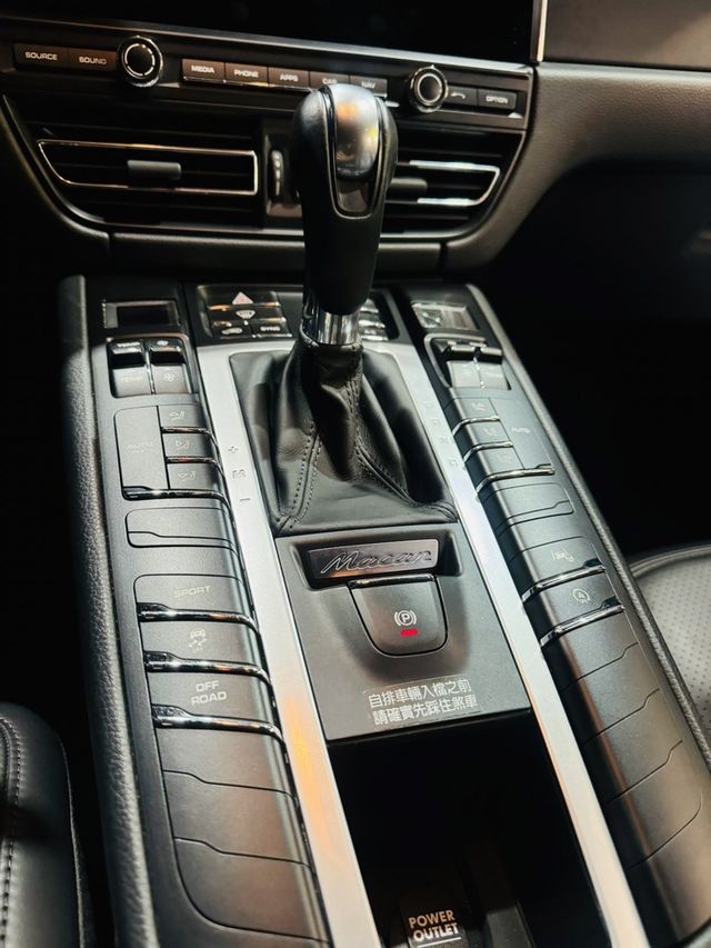 PORSCHE保時捷 MACAN  第8張相片