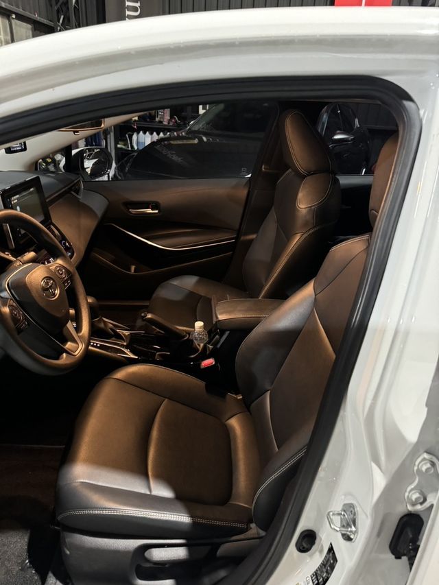 TOYOTA豐田 COROLLA ALTIS HYBRID  第3張相片