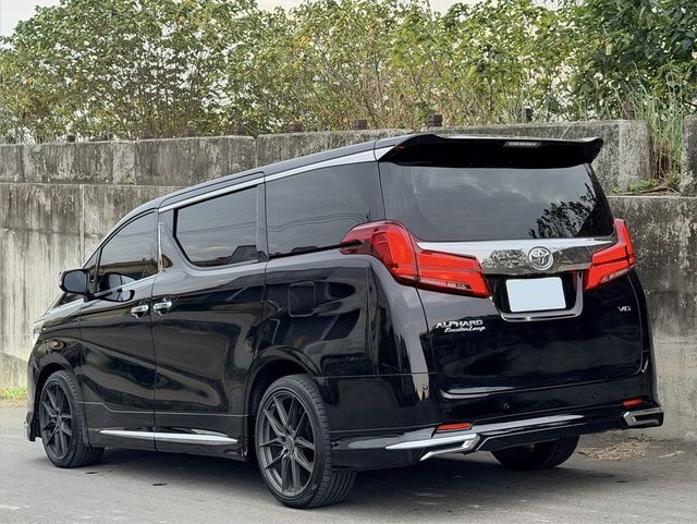 TOYOTA豐田 ALPHARD  第2張相片