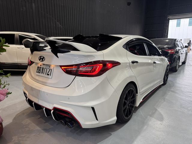HYUNDAI現代 ELANTRA  第3張相片