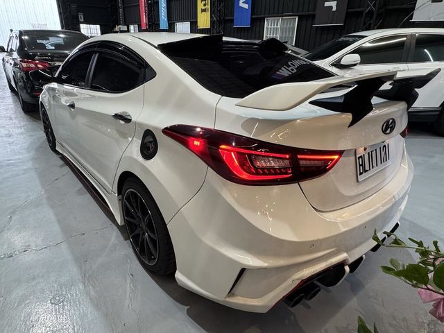 HYUNDAI現代 ELANTRA  第4張相片