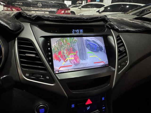 HYUNDAI現代 ELANTRA  第10張相片