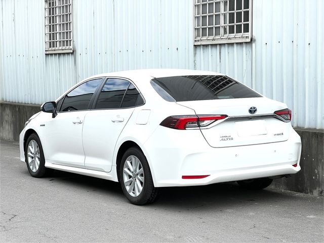 TOYOTA豐田 COROLLA ALTIS HYBRID  第2張相片
