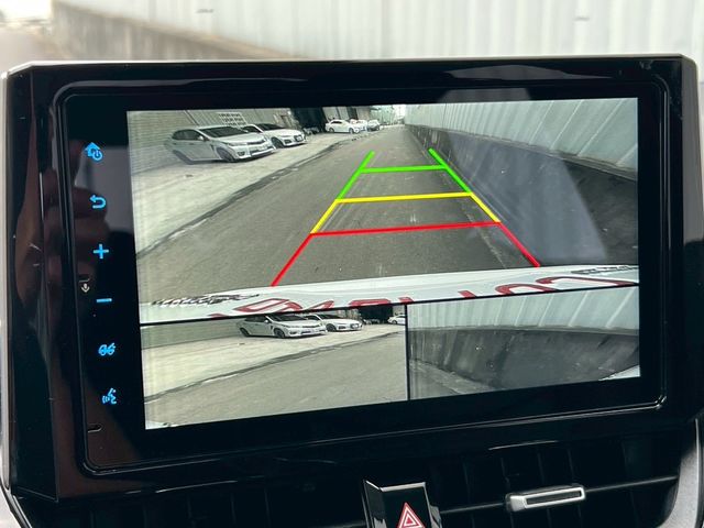 TOYOTA豐田 COROLLA ALTIS HYBRID  第14張相片