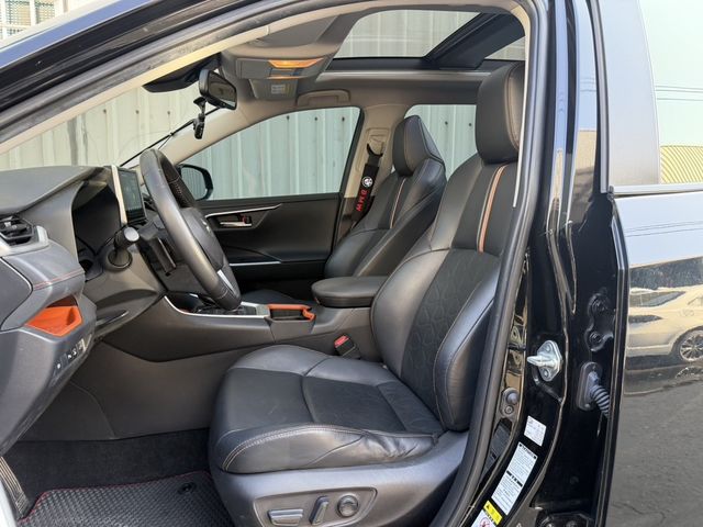 TOYOTA豐田 RAV4  第3張相片