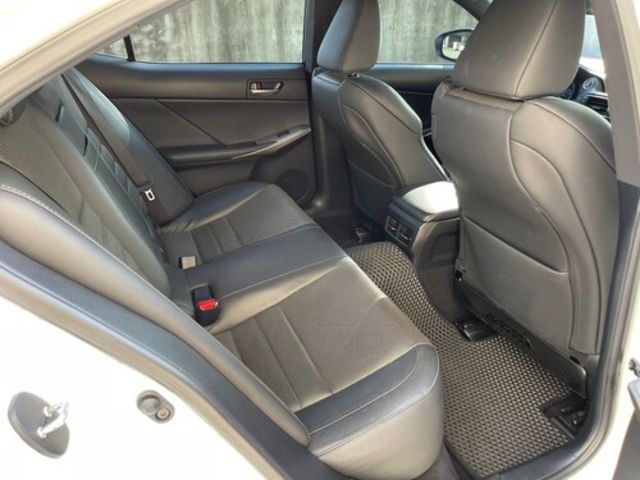 LEXUS凌志 IS200T  第6張相片