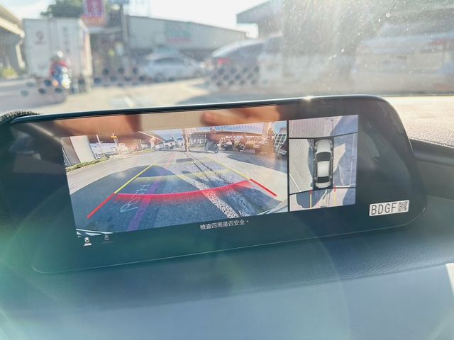 MAZDA馬自達 MAZDA 3  第3張相片