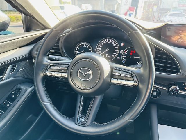 MAZDA馬自達 MAZDA 3  第8張相片