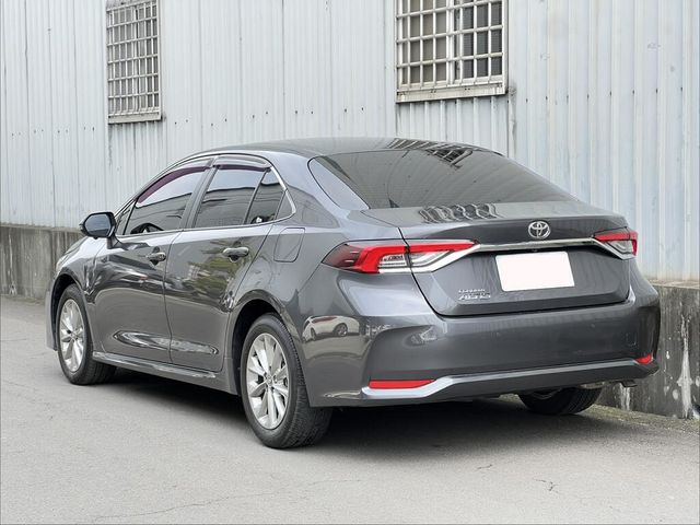 TOYOTA豐田 ALTIS  第3張相片