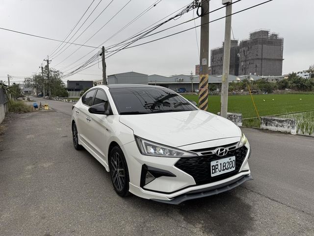 HYUNDAI現代 ELANTRA  第1張相片