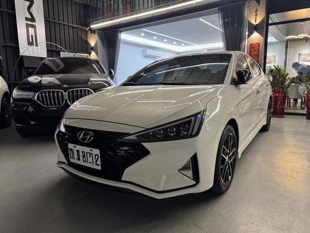 HYUNDAI現代 ELANTRA  第1張相片