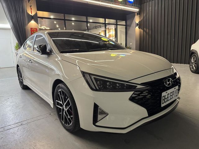 HYUNDAI現代 ELANTRA  第2張相片