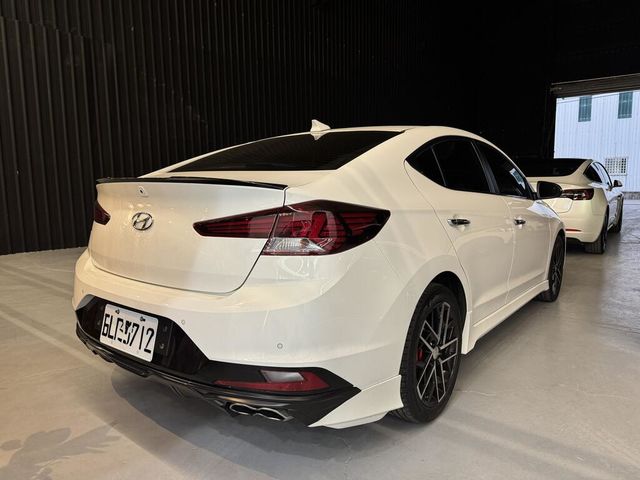 HYUNDAI現代 ELANTRA  第3張相片