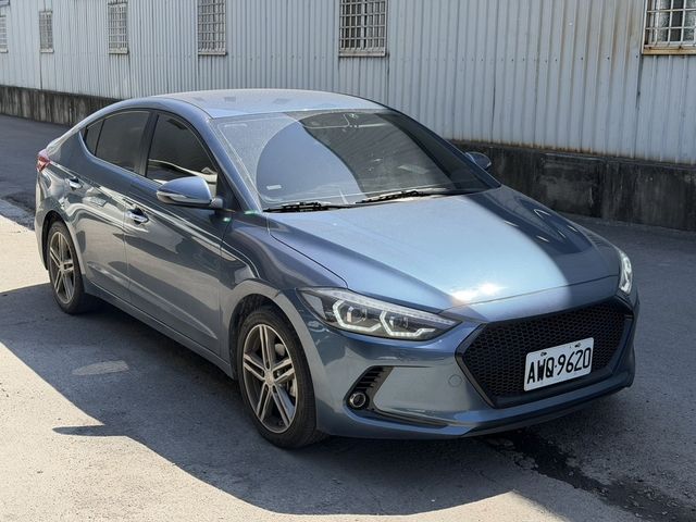 HYUNDAI現代 ELANTRA  第2張相片