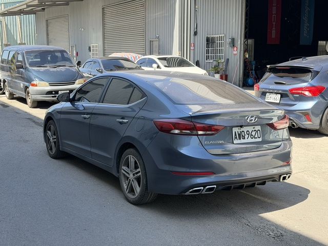 HYUNDAI現代 ELANTRA  第3張相片