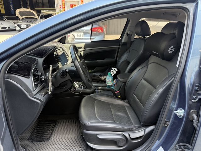 HYUNDAI現代 ELANTRA  第6張相片