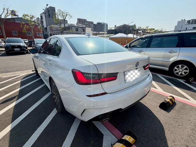 BMW寶馬 320I  第2張相片
