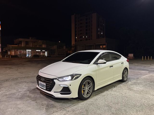 HYUNDAI現代 ELANTRA  第1張相片