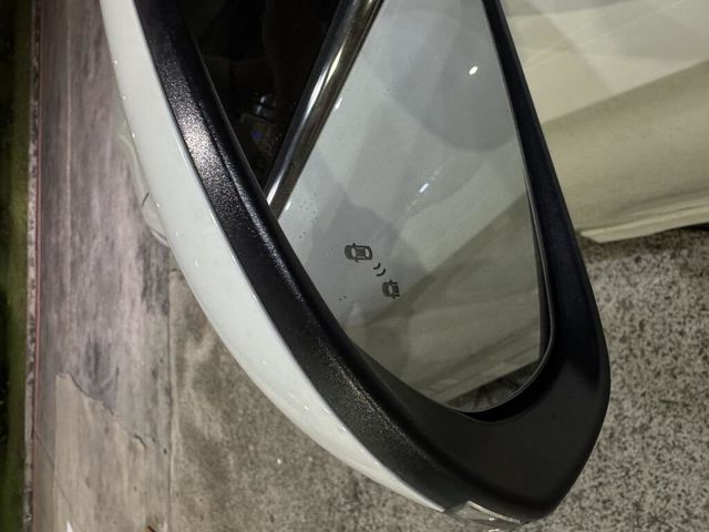 HYUNDAI現代 ELANTRA  第8張相片