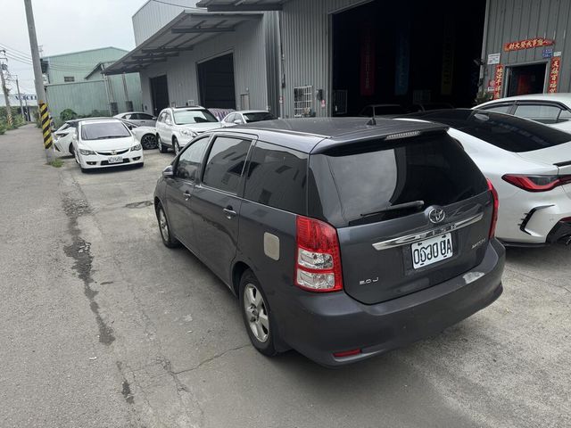 TOYOTA豐田 WISH  第3張相片