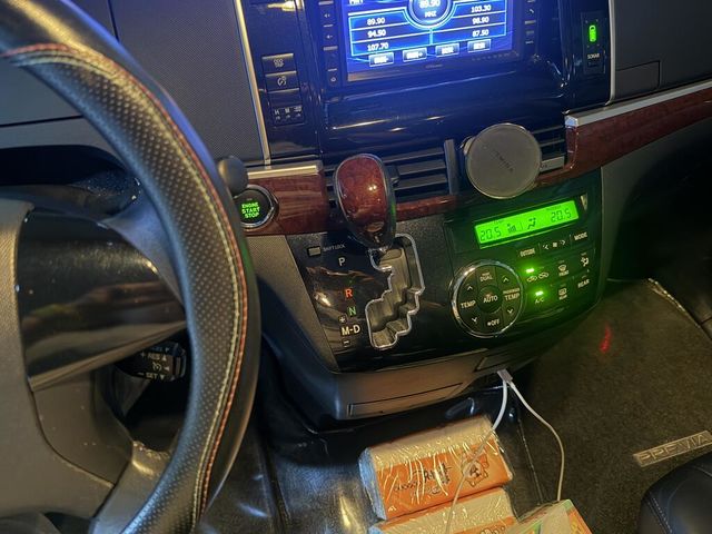 TOYOTA豐田 PREVIA  第6張相片