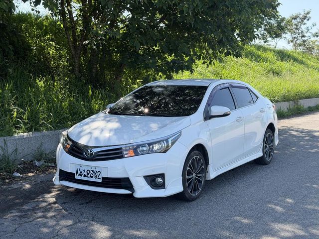 TOYOTA豐田 ALTIS  第1張相片
