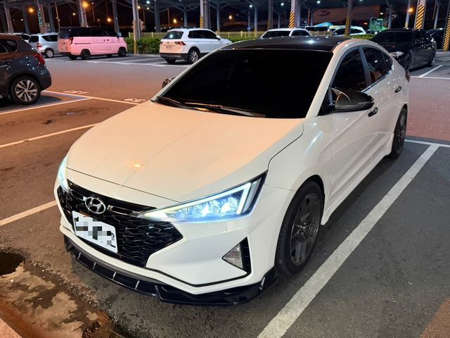 HYUNDAI現代 ELANTRA  第1張相片