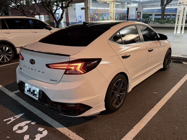 HYUNDAI現代 ELANTRA  第2張相片