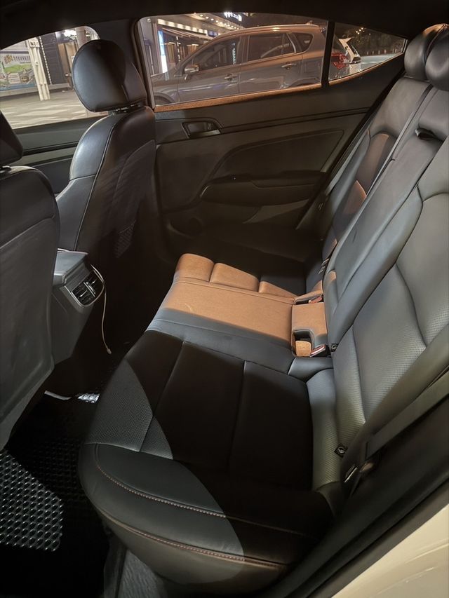 HYUNDAI現代 ELANTRA  第4張相片
