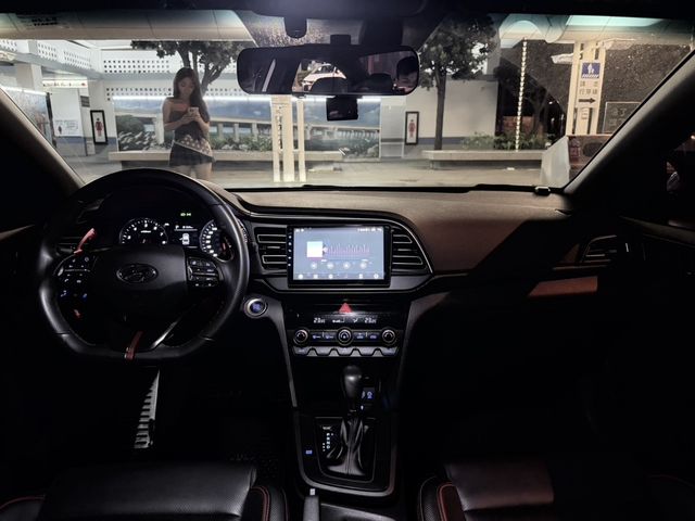HYUNDAI現代 ELANTRA  第5張相片