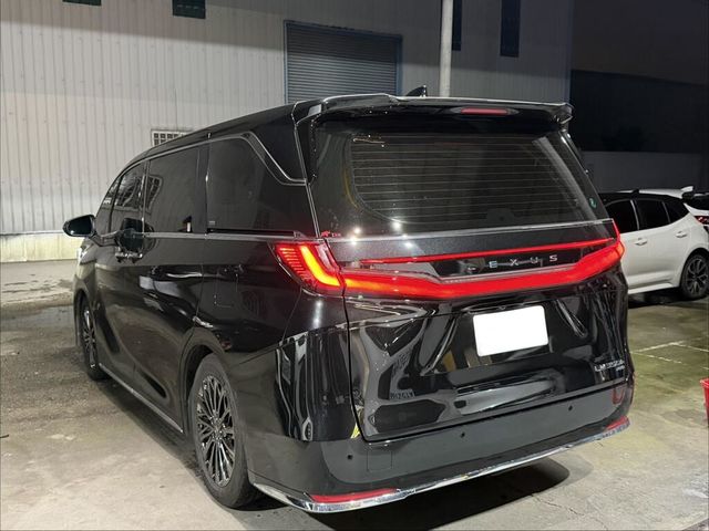 LEXUS凌志 LM350H  第2張相片