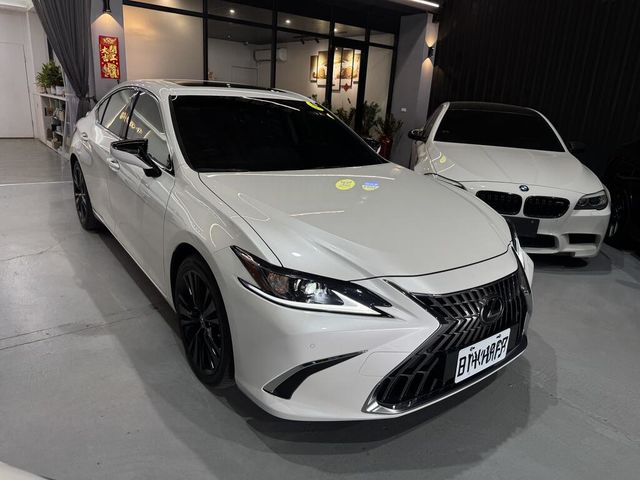LEXUS凌志 ES300H  第1張相片