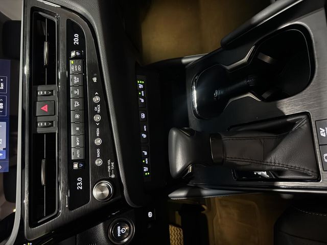 LEXUS凌志 ES300H  第9張相片