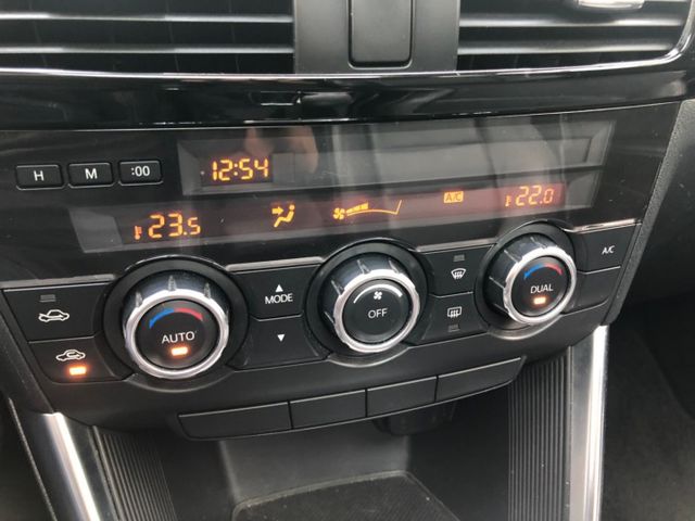 原鈑件/頂級AWD/免鑰匙/HID感應式大燈/盲點/車道偏移/分區溫控/電動椅/可全額貸款  第12張相片