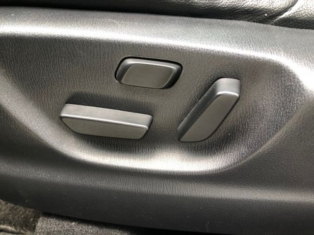 原鈑件/頂級AWD/免鑰匙/HID感應式大燈/盲點/車道偏移/分區溫控/電動椅/可全額貸款  第14張相片