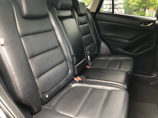 原鈑件/頂級AWD/免鑰匙/HID感應式大燈/盲點/車道偏移/分區溫控/電動椅/可全額貸款  第17張相片